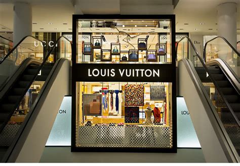 virginie store manager louis vuitton rinascente milano|louis vuitton store milano italy.